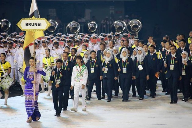 Gambar Foto Kontingen Brunei di Pembukaan SEA Games 2013