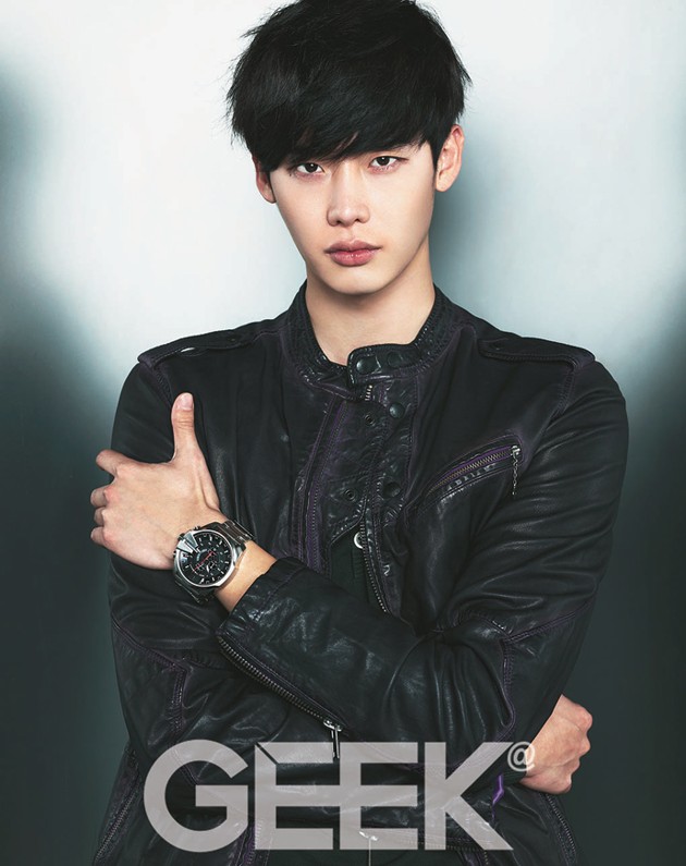 Gambar Foto Lee Jong Suk di Majalah Geeks Edisi Desember 2013