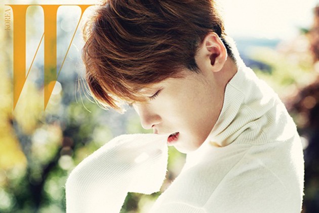 Gambar Foto Lee Jong Suk di Majalah W Korea Edisi Desember 2013