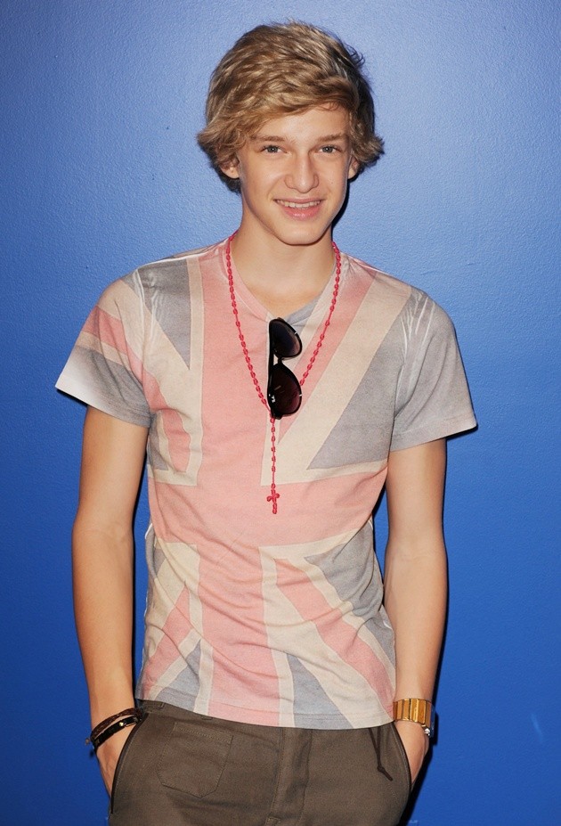 Gambar Foto Cody Simpson Photoshoot