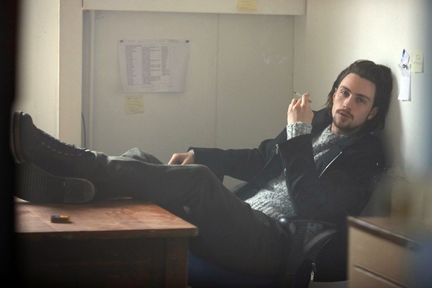 Gambar Foto Aaron Johnson Photoshoot