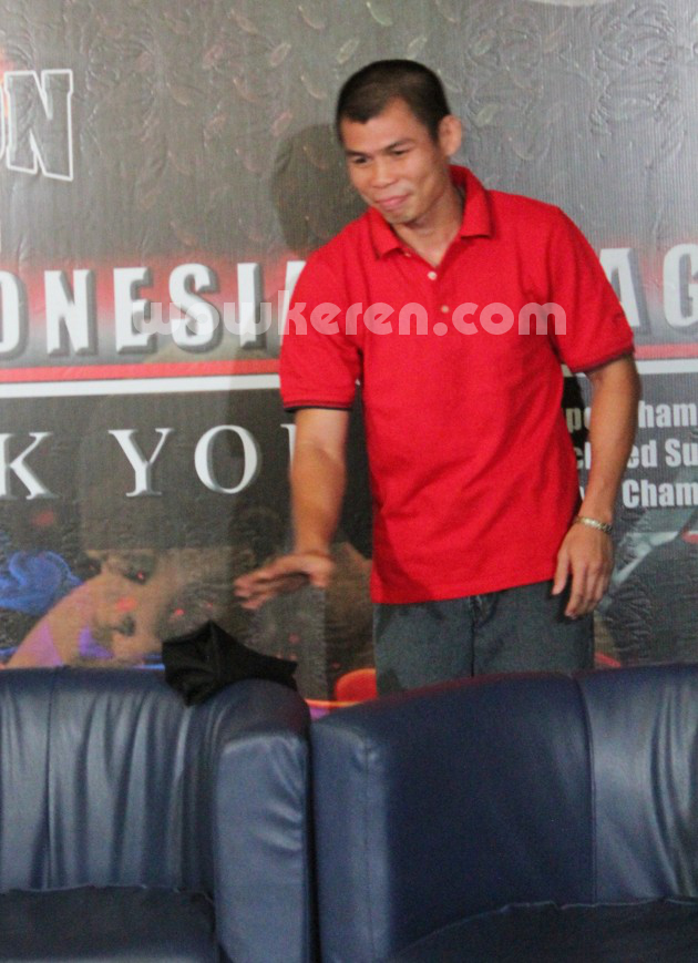 Gambar Foto Chris John Saat Menggelar Jumpa Pers