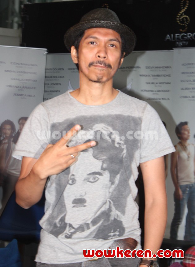 Gambar Foto Ridho Slank di Jumpa Pers Film 'Slank Nggak Ada Matinya'