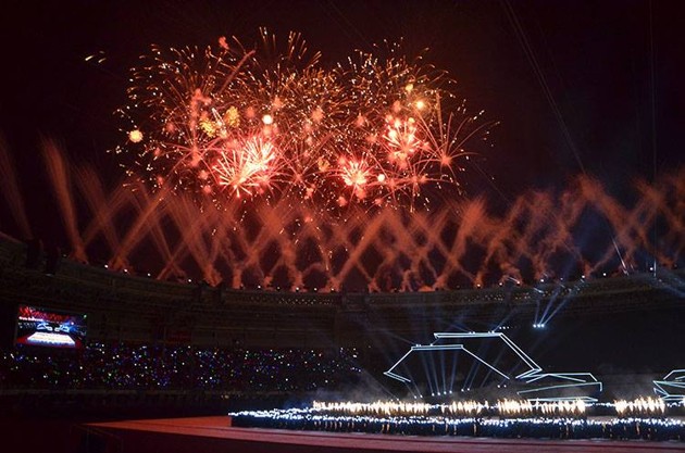 Gambar Foto Pesta Kembang Api Meriahkan Penutupan SEA Games 2013