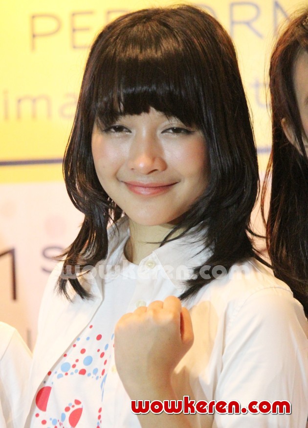Gambar Foto Kinal JKT48 Saat Ditemui Seusai 'JKT48 2nd Anniversary Live in Concert'