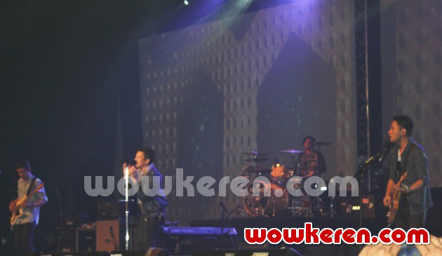 Gambar Foto NOAH Saat Tampil di HUT BRI ke-118