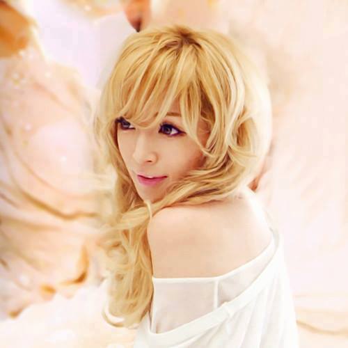 Foto Ayumi Hamasaki Photoshoot - Foto 2 dari 6