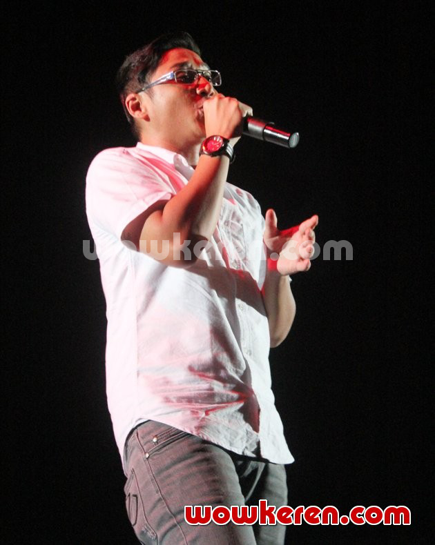 Gambar Foto Ungu Saat Tampil di Konser 'Gempita 2014'