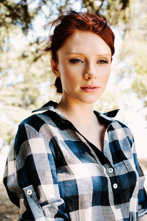 Gambar Foto Bryce Dallas Howard Photoshoot