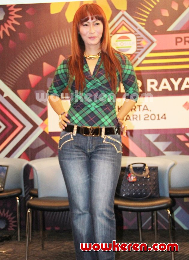 Gambar Foto Inul Daratista Saat Jumpa Pers HUT Indosiar