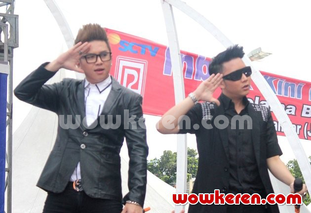 Gambar Foto SM*SH Saat Tampil di Acara 'Inbox'