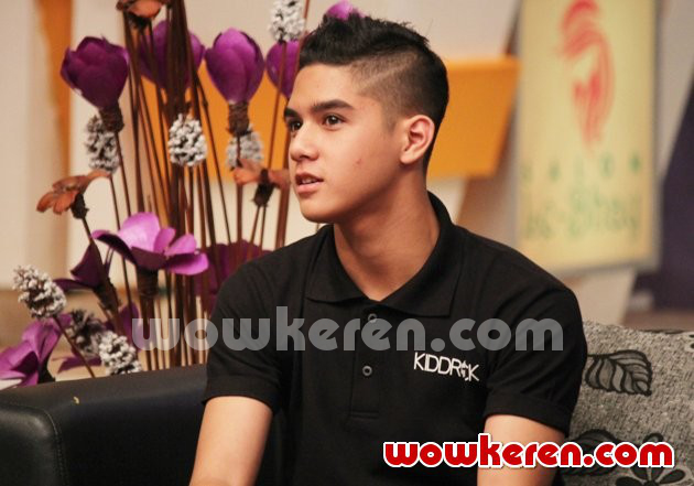 Gambar Foto Al Ghazali Saat Hadir di Acara 'Yuk Keep Smile'