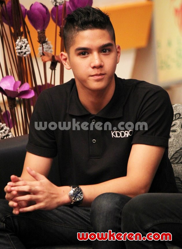 Gambar Foto Al Ghazali Saat Hadir di Acara 'Yuk Keep Smile'