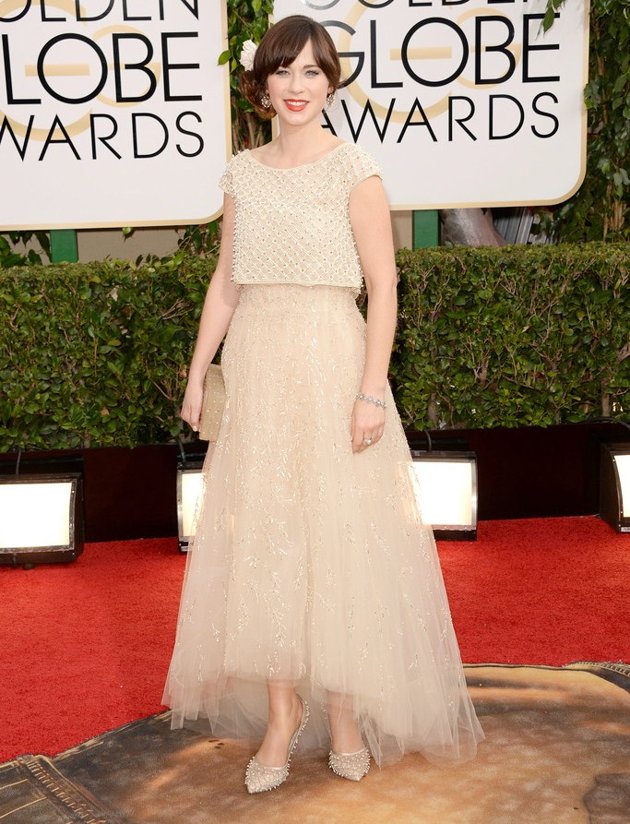 Gambar Foto Zooey Deschanel di Red Carpet Golden Globe Awards 2014