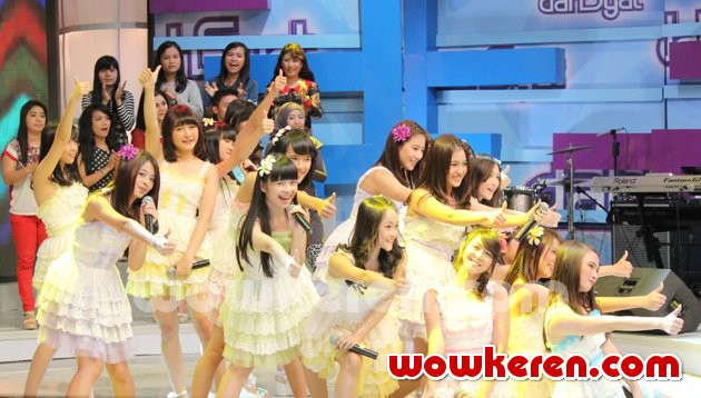 Gambar Foto JKT48 Saat Tampil di Acara 'Dahsyat'