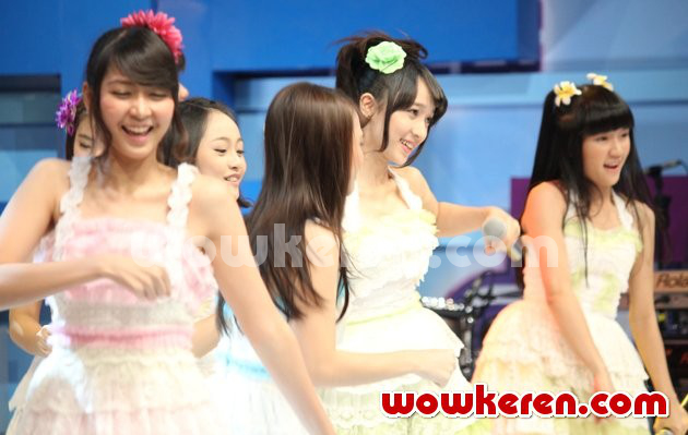 Gambar Foto JKT48 Saat Tampil di Acara 'Dahsyat'
