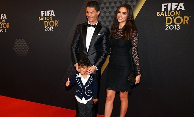 Gambar Foto Cristiano Ronaldo, Irina Shayk dan Cristiano Ronaldo Jr.