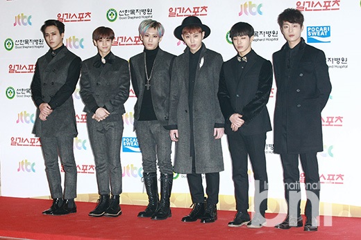 Gambar Foto Beast di Red Carpet Golden Disk Awards 2014