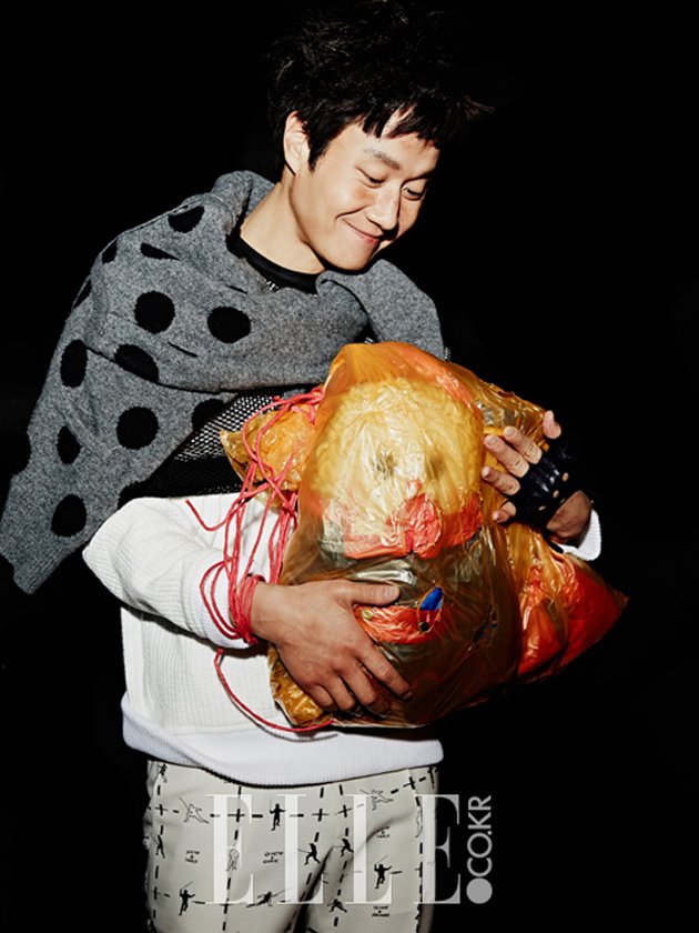 Gambar Foto Jung Woo di Majalah Elle Edisi Januari 2014
