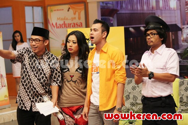Gambar Foto Denny, Wendi Cagur, Raffi Ahmad dan Soimah di Acara 'Yuk Keep Smile'