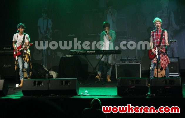 Gambar Foto Lunafly Saat Tampil di 'Lukie Beat Live in Concert'