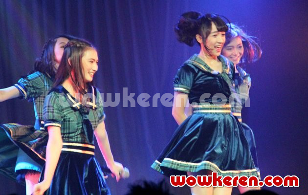 Gambar Foto JKT48 Saat Tampil Bawakan Setlist Baru 'Dareka no Tame ni - Demi Seseorang'