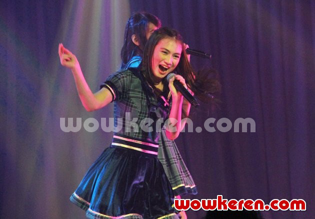 Gambar Foto Melody JKT48 Saat Tampil Bawakan Setlist Baru 'Dareka no Tame ni - Demi Seseorang'