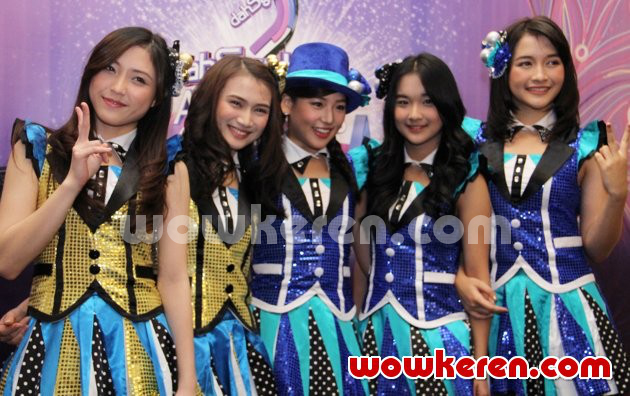 Gambar Foto JKT48 di Red Carpet Dahsyatnya Awards 2014