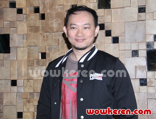 Gambar Foto Verdi Solaiman Ditemui Saat Jumpa Pers Film '12 Menit Kemenangan Untuk Selamanya'