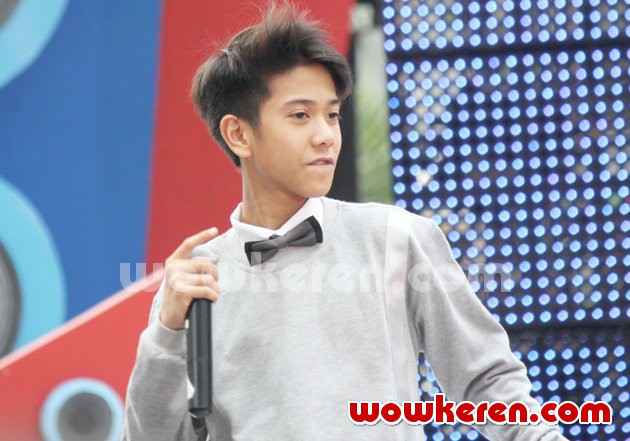Gambar Foto Iqbal Coboy Junior Saat Tampil di Acara 'Musik Sore Seru'