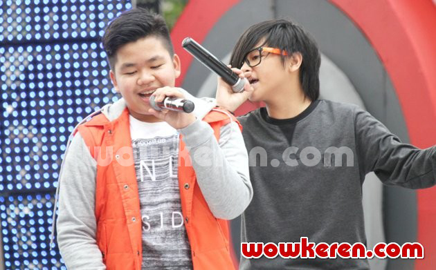 Gambar Foto Kiki dan Aldi Coboy Junior Saat Tampil di Acara 'Musik Sore Seru'