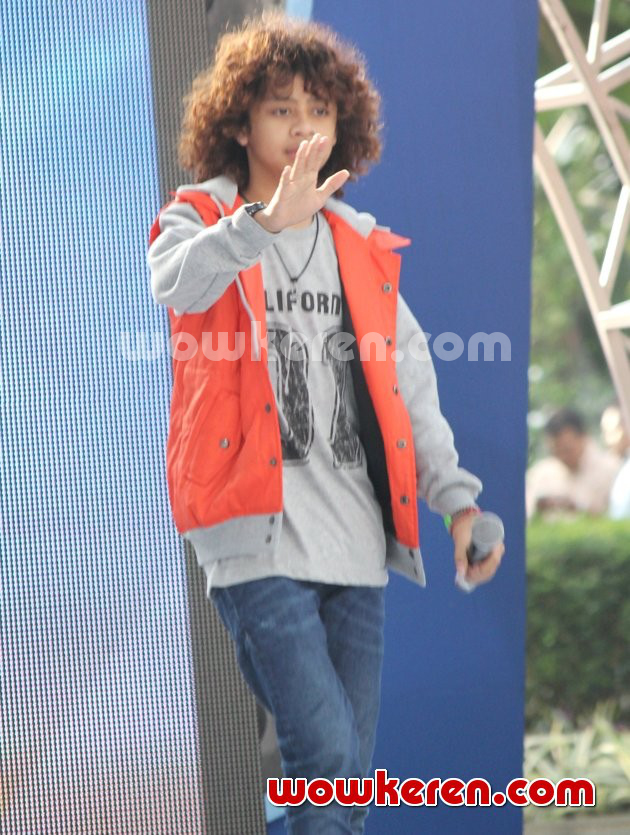 Gambar Foto Bastian Coboy Junior Saat Tampil di Acara 'Musik Sore Seru'
