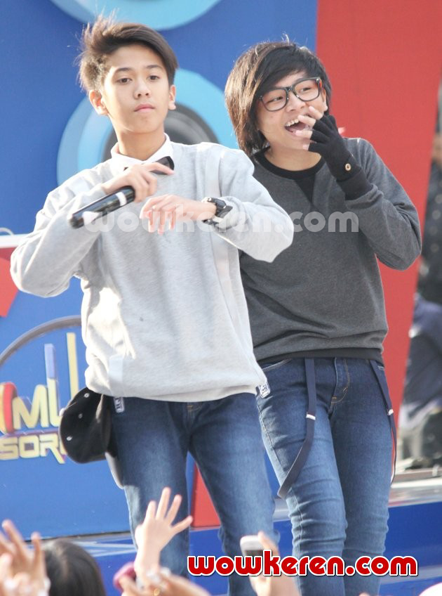 Gambar Foto Iqbal dan Aldi Coboy Junior Saat Tampil di Acara 'Musik Sore Seru'