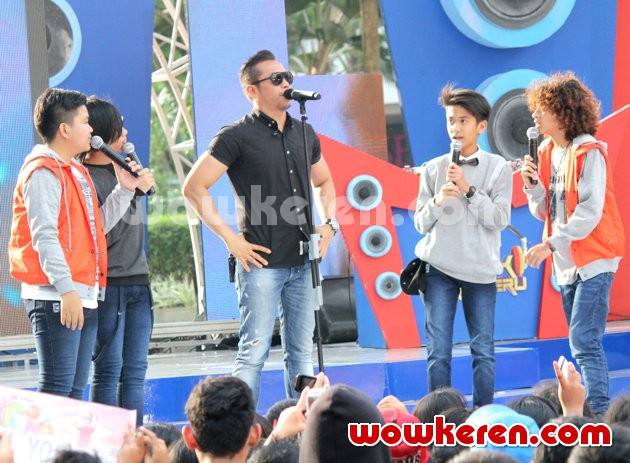 Gambar Foto Sammy Simorangkir dan Coboy Junior Saat Tampil di Acara 'Musik Sore Seru'