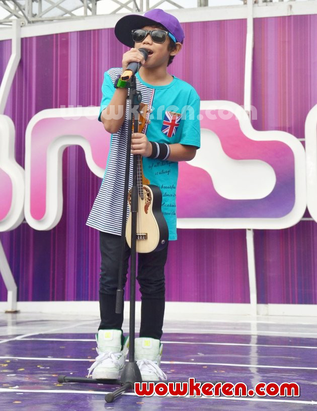 Gambar Foto Tegar Saat Tampil di Acara 'Inbox'