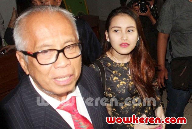 Gambar Foto Ayu Ting Ting Saat Mendatangi Pengadilan Agama Depok