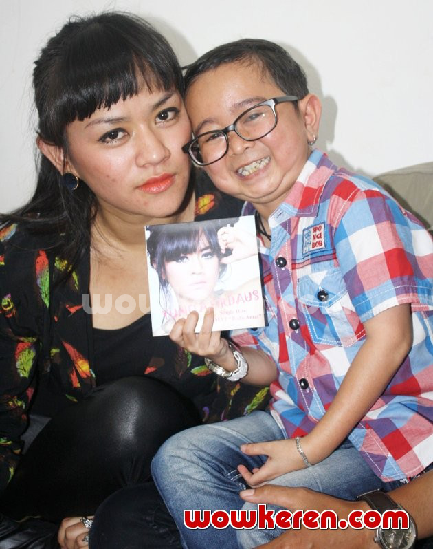 Gambar Foto Daus Mini dan Yunita Firdaus Saat Peluncuran Single 'Bodo Amat'