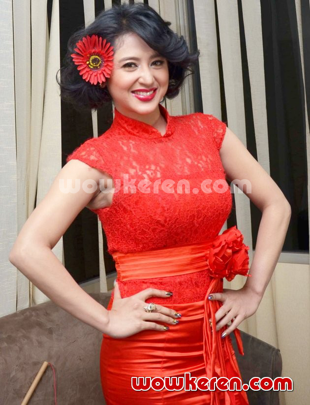 Gambar Foto Dewi Persik Saat Ditemui di Studio 3 MNCTV
