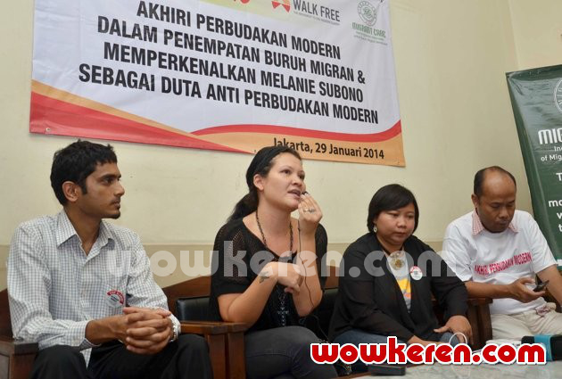 Gambar Foto Melanie Subono Saat Dipilih Menjadi Duta Anti Perbudakan