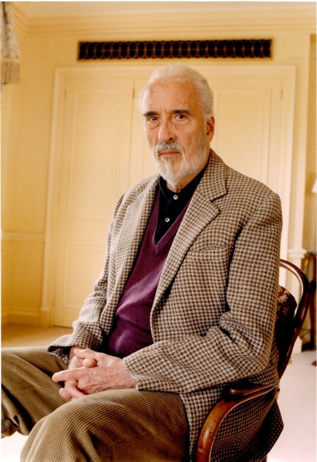 Christopher Lee: Berita, Foto, Video, Lirik Lagu, Profil 