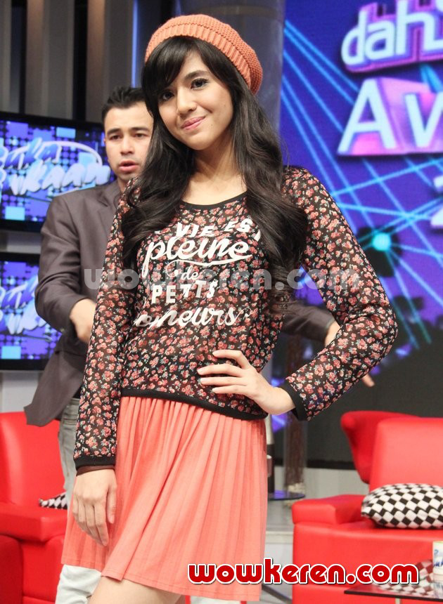 Gambar Foto DJ Una Saat Jumpa Pers Dahsyatnya Awards 2014