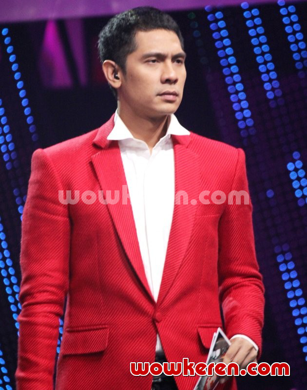 Gambar Foto Adi Nugroho Saat Menjadi Host AFI 2013