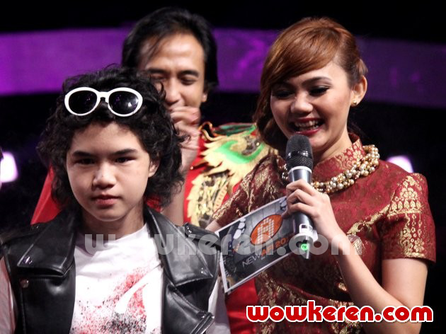 Gambar Foto Dul Jaelani dan Rina Nose di Acara AFI 2013