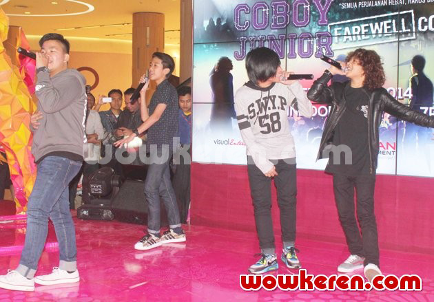 Gambar Foto Coboy Junior Saat Tampil di Jumpa Pers Konser Perpisahan