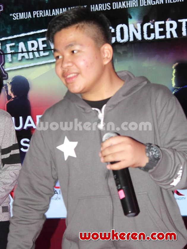 Gambar Foto Kiki Coboy Junior Saat Tampil di Jumpa Pers Konser Perpisahan