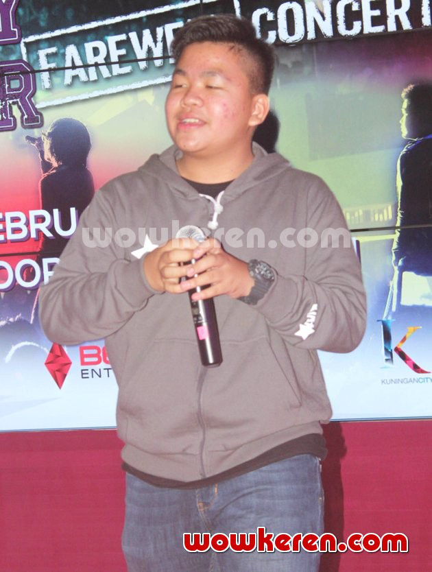Gambar Foto Kiki Coboy Junior Saat Tampil di Jumpa Pers Konser Perpisahan
