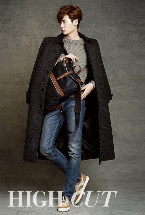 Gambar Foto Lee Jong Suk di Majalah High Cut Edisi Januari 2014
