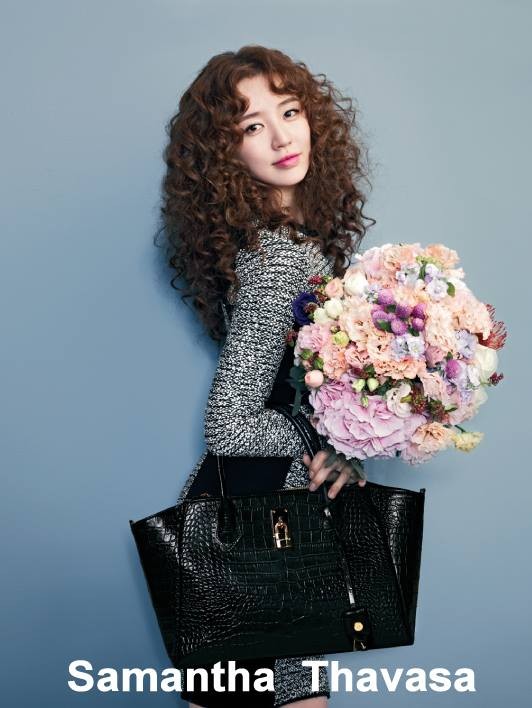 Gambar Foto Yoon Eun Hye Mendesain Tas dan Jadi Model untuk Brand Samantha Thavasa