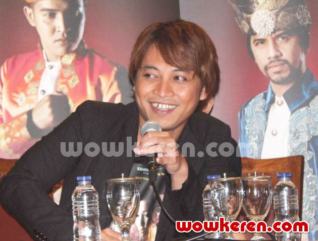 Gambar Foto Iman J-Rocks Saat Jumpa Pers Teater Musikal 'Siti Nurbaya'
