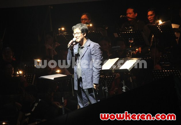 Gambar Foto Erwin Gutawa di Konser '40 Tahun Eros Djarot Berkarya'